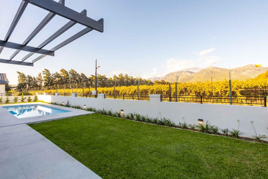 5 Bedroom Property for Sale in Val De Vie Estate Western Cape